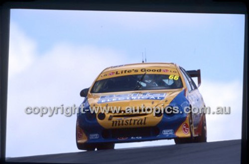 Bathurst 1000, 2002 - Photographer Marshall Cass - Code 02-B02-075