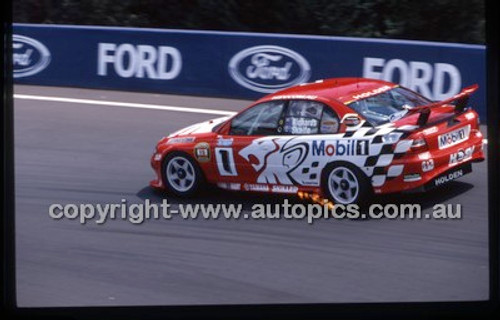 Bathurst 1000, 2002 - Photographer Marshall Cass - Code 02-B02-076