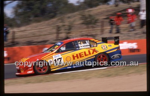 Bathurst 1000, 2002 - Photographer Marshall Cass - Code 02-B02-079