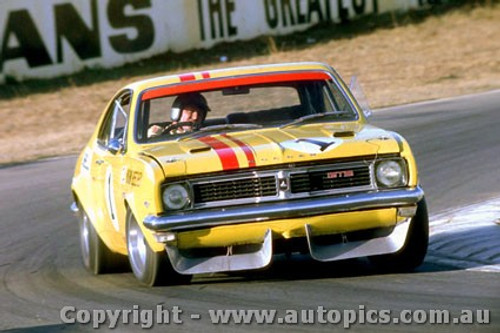 71004  -  Norm Beechey  -  Holden Monaro - Oran Park 1971