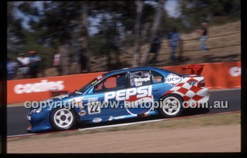 Bathurst 1000, 2002 - Photographer Marshall Cass - Code 02-B02-086