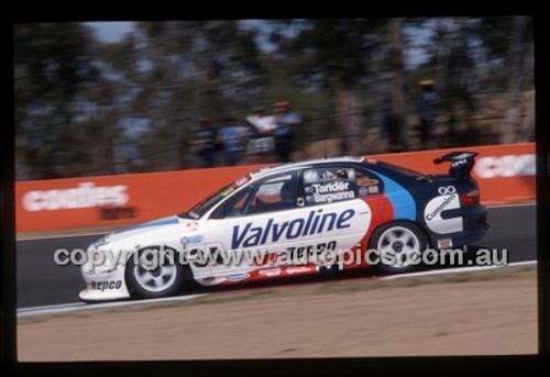 Bathurst 1000, 2002 - Photographer Marshall Cass - Code 02-B02-087