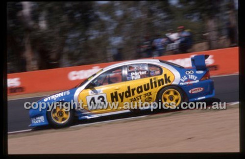 Bathurst 1000, 2002 - Photographer Marshall Cass - Code 02-B02-092