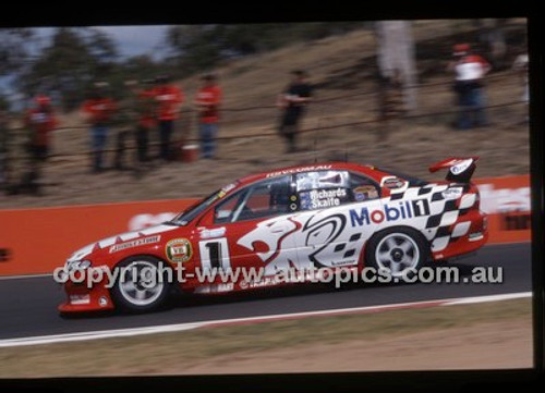 Bathurst 1000, 2002 - Photographer Marshall Cass - Code 02-B02-111