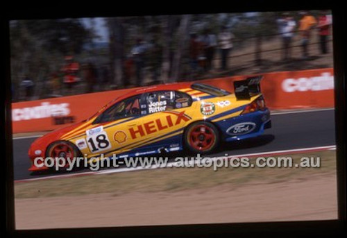 Bathurst 1000, 2002 - Photographer Marshall Cass - Code 02-B02-113