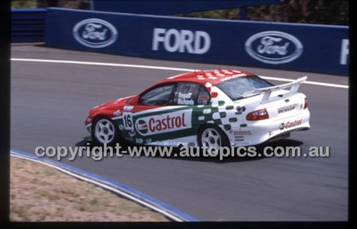 Bathurst 1000, 2002 - Photographer Marshall Cass - Code 02-B02-120