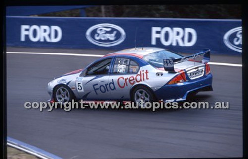 Bathurst 1000, 2002 - Photographer Marshall Cass - Code 02-B02-121