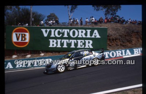 Bathurst 1000, 2002 - Photographer Marshall Cass - Code 02-B02-181