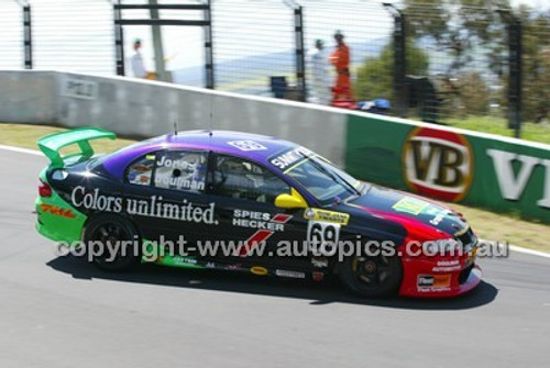 Bathurst 1000, 2003 -  Photographer Marshall Cass - Code 03-MC-B03-084