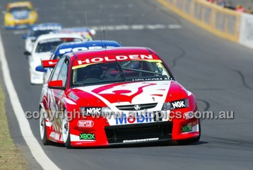 Bathurst 1000, 2003 -  Photographer Marshall Cass - Code 03-MC-B03-092