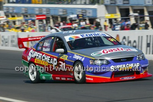 Bathurst 1000, 2003 -  Photographer Marshall Cass - Code 03-MC-B03-130