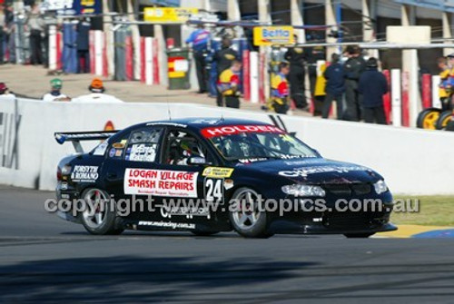 Bathurst 1000, 2003 -  Photographer Marshall Cass - Code 03-MC-B03-149