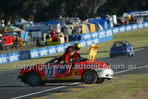 Bathurst 1000, 2003 -  Photographer Marshall Cass - Code 03-MC-B03-157