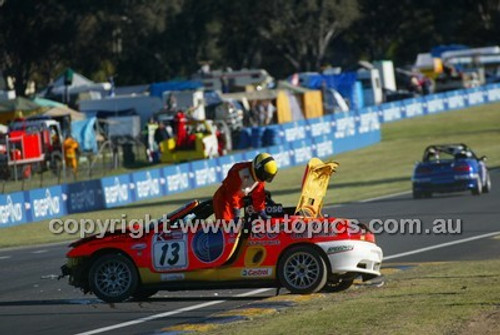 Bathurst 1000, 2003 -  Photographer Marshall Cass - Code 03-MC-B03-158