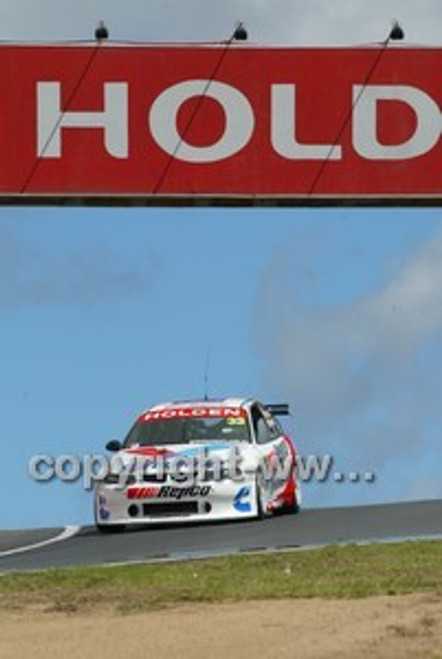 Bathurst 1000, 2003 -  Photographer Marshall Cass - Code 03-MC-B03-321