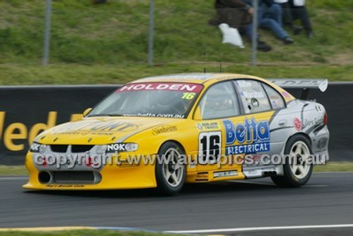 Bathurst 1000, 2003 -  Photographer Marshall Cass - Code 03-MC-B03-371