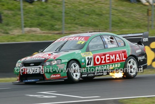 Bathurst 1000, 2003 -  Photographer Marshall Cass - Code 03-MC-B03-373