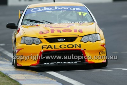 Bathurst 1000, 2003 -  Photographer Marshall Cass - Code 03-MC-B03-381