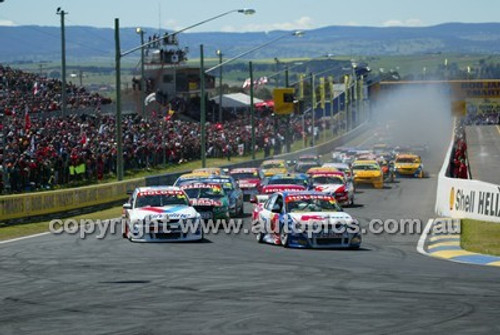 Bathurst 1000, 2003 -  Photographer Marshall Cass - Code 03-MC-B03-451