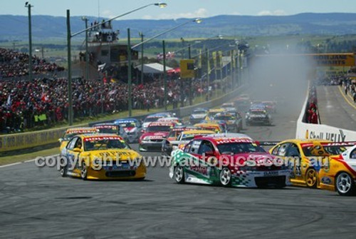 Bathurst 1000, 2003 -  Photographer Marshall Cass - Code 03-MC-B03-456