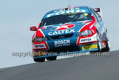 Bathurst 1000, 2004 -  Photographer Marshall Cass - Code 04-MC-B04-055