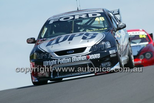 Bathurst 1000, 2004 -  Photographer Marshall Cass - Code 04-MC-B04-066