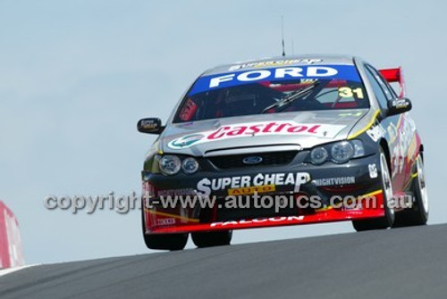 Bathurst 1000, 2004 -  Photographer Marshall Cass - Code 04-MC-B04-072
