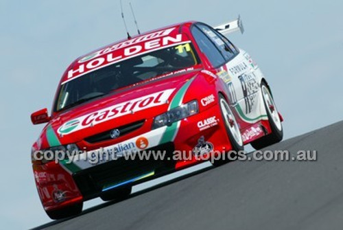 Bathurst 1000, 2004 -  Photographer Marshall Cass - Code 04-MC-B04-081