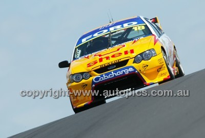 Bathurst 1000, 2004 -  Photographer Marshall Cass - Code 04-MC-B04-082