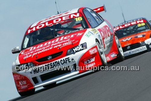 Bathurst 1000, 2004 -  Photographer Marshall Cass - Code 04-MC-B04-088