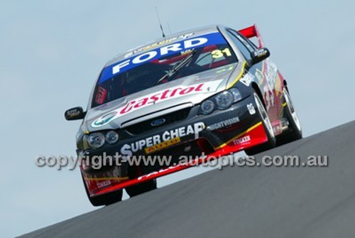 Bathurst 1000, 2004 -  Photographer Marshall Cass - Code 04-MC-B04-089