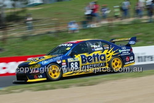 Bathurst 1000, 2004 -  Photographer Marshall Cass - Code 04-MC-B04-097