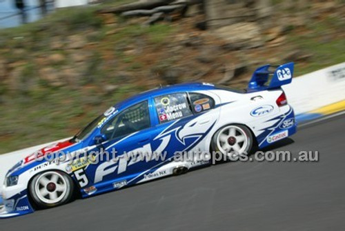 Bathurst 1000, 2004 -  Photographer Marshall Cass - Code 04-MC-B04-138