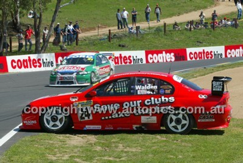 Bathurst 1000, 2004 -  Photographer Marshall Cass - Code 04-MC-B04-147