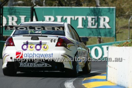 Bathurst 1000, 2004 -  Photographer Marshall Cass - Code 04-MC-B04-149