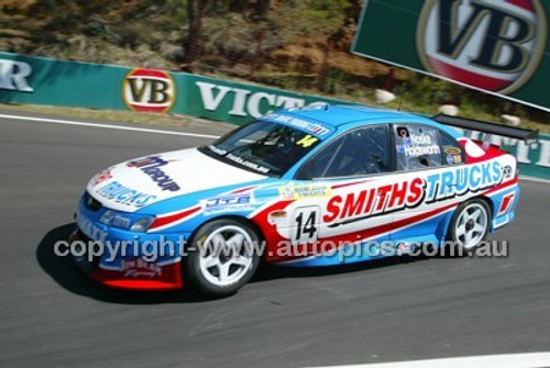 Bathurst 1000, 2004 -  Photographer Marshall Cass - Code 04-MC-B04-156