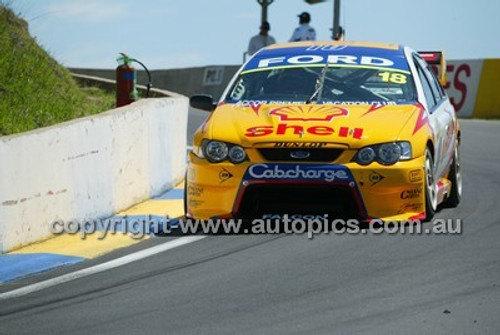 Bathurst 1000, 2004 -  Photographer Marshall Cass - Code 04-MC-B04-167