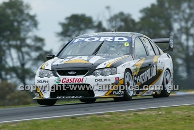 Bathurst 1000, 2004 -  Photographer Marshall Cass - Code 04-MC-B04-184