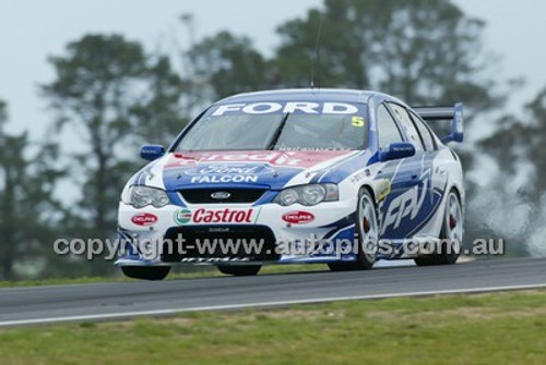 Bathurst 1000, 2004 -  Photographer Marshall Cass - Code 04-MC-B04-196