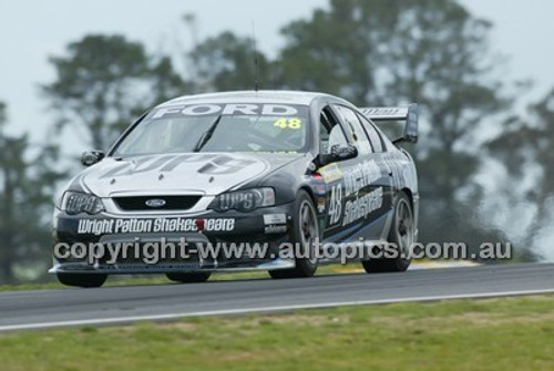 Bathurst 1000, 2004 -  Photographer Marshall Cass - Code 04-MC-B04-198