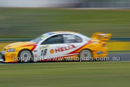 Bathurst 1000, 2004 -  Photographer Marshall Cass - Code 04-MC-B04-212