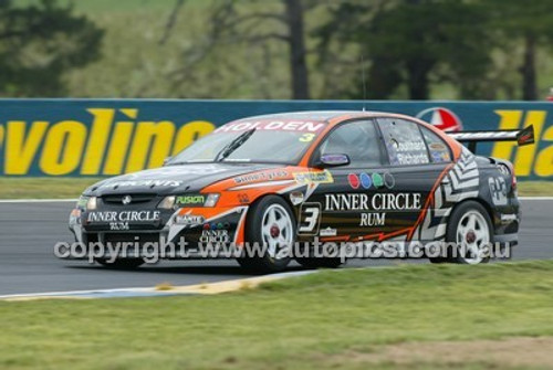 Bathurst 1000, 2004 -  Photographer Marshall Cass - Code 04-MC-B04-262