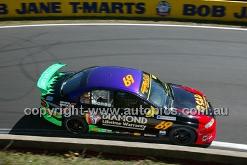 Bathurst 1000, 2004 -  Photographer Marshall Cass - Code 04-MC-B04-311