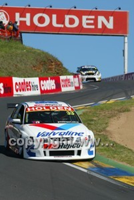 Bathurst 1000, 2004 -  Photographer Marshall Cass - Code 04-MC-B04-325