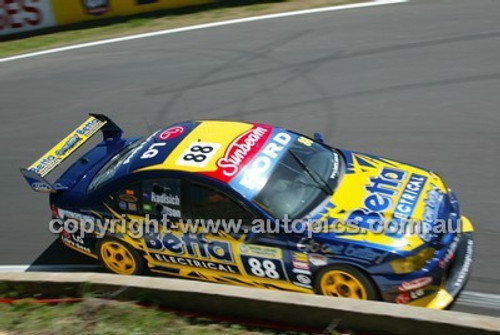 Bathurst 1000, 2004 -  Photographer Marshall Cass - Code 04-MC-B04-367