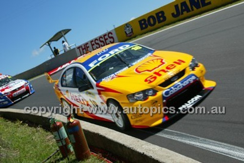 Bathurst 1000, 2004 -  Photographer Marshall Cass - Code 04-MC-B04-411