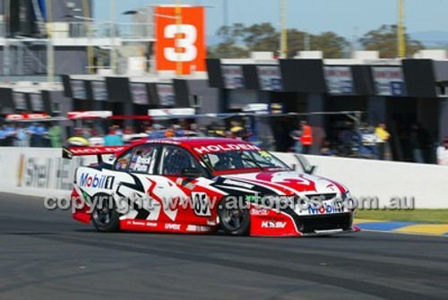 Bathurst 1000, 2004 -  Photographer Marshall Cass - Code 04-MC-B04-445