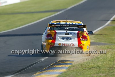 Bathurst 1000, 2004 -  Photographer Marshall Cass - Code 04-MC-B04-456
