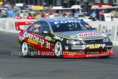 Bathurst 1000, 2004 -  Photographer Marshall Cass - Code 04-MC-B04-467