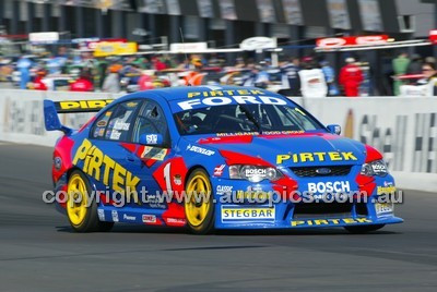 Bathurst 1000, 2004 -  Photographer Marshall Cass - Code 04-MC-B04-468